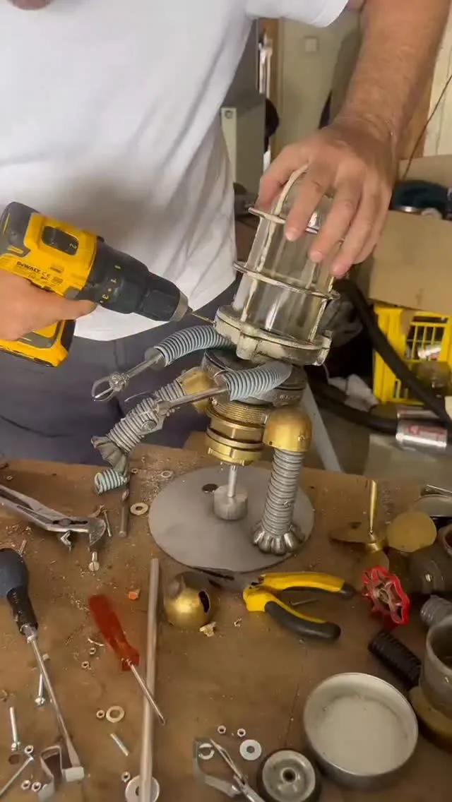 Immersion dans mon atelier pour la cr&eacute;ation d'une nouvelle "machine fantastique de Sacr&eacute;-C&oelig;ur " !